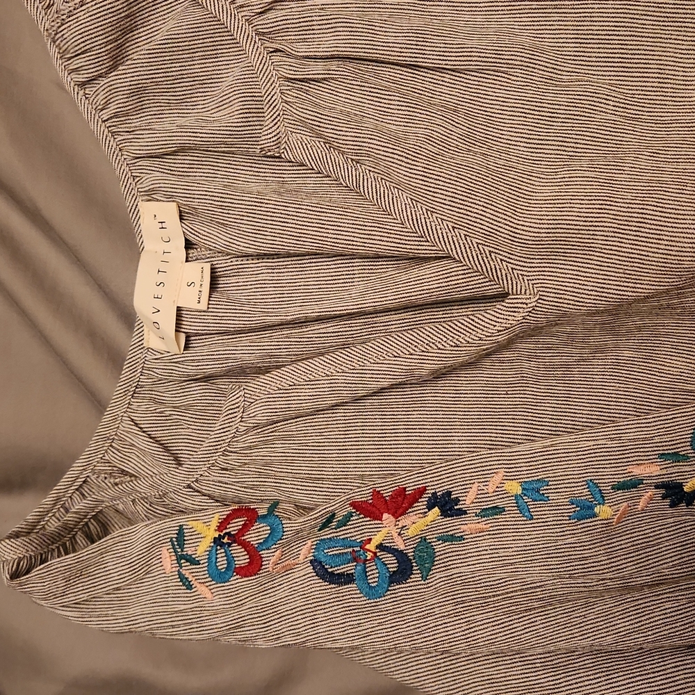 Love stitch stripe floral detail on sleeves